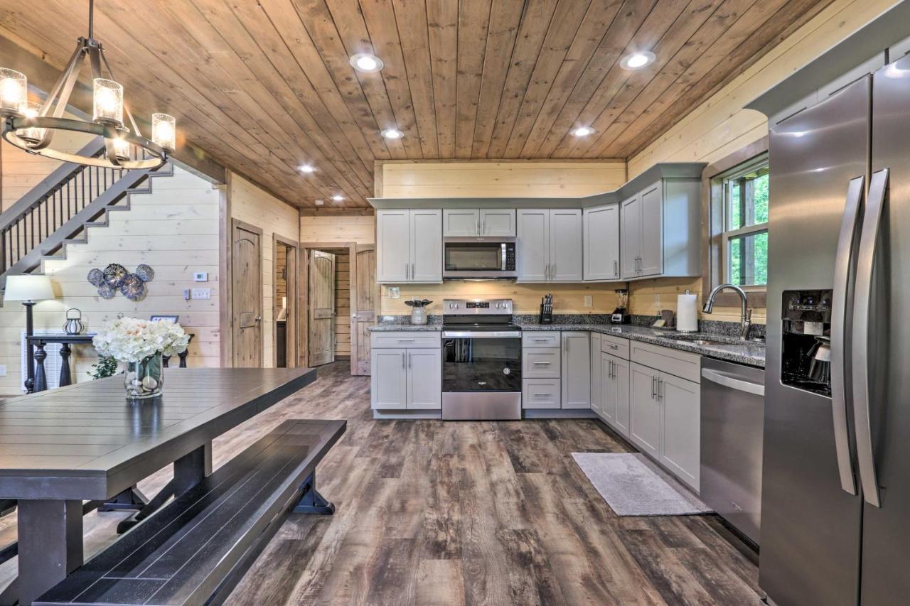 Smoky Cove Retreat With Private Hot Tub And Deck! Villa Sevierville Exterior photo