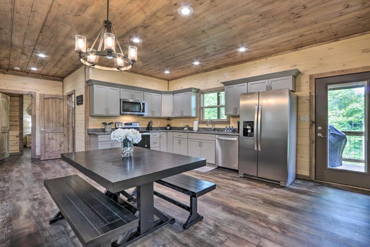 Smoky Cove Retreat With Private Hot Tub And Deck! Villa Sevierville Exterior photo